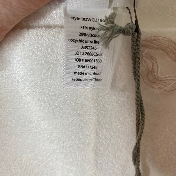 BAREFOOT DREAMS CozyChic Ultra Lite Ocean Breeze Poncho Ombré Rose Mist OS NWT - Picture 8 of 10